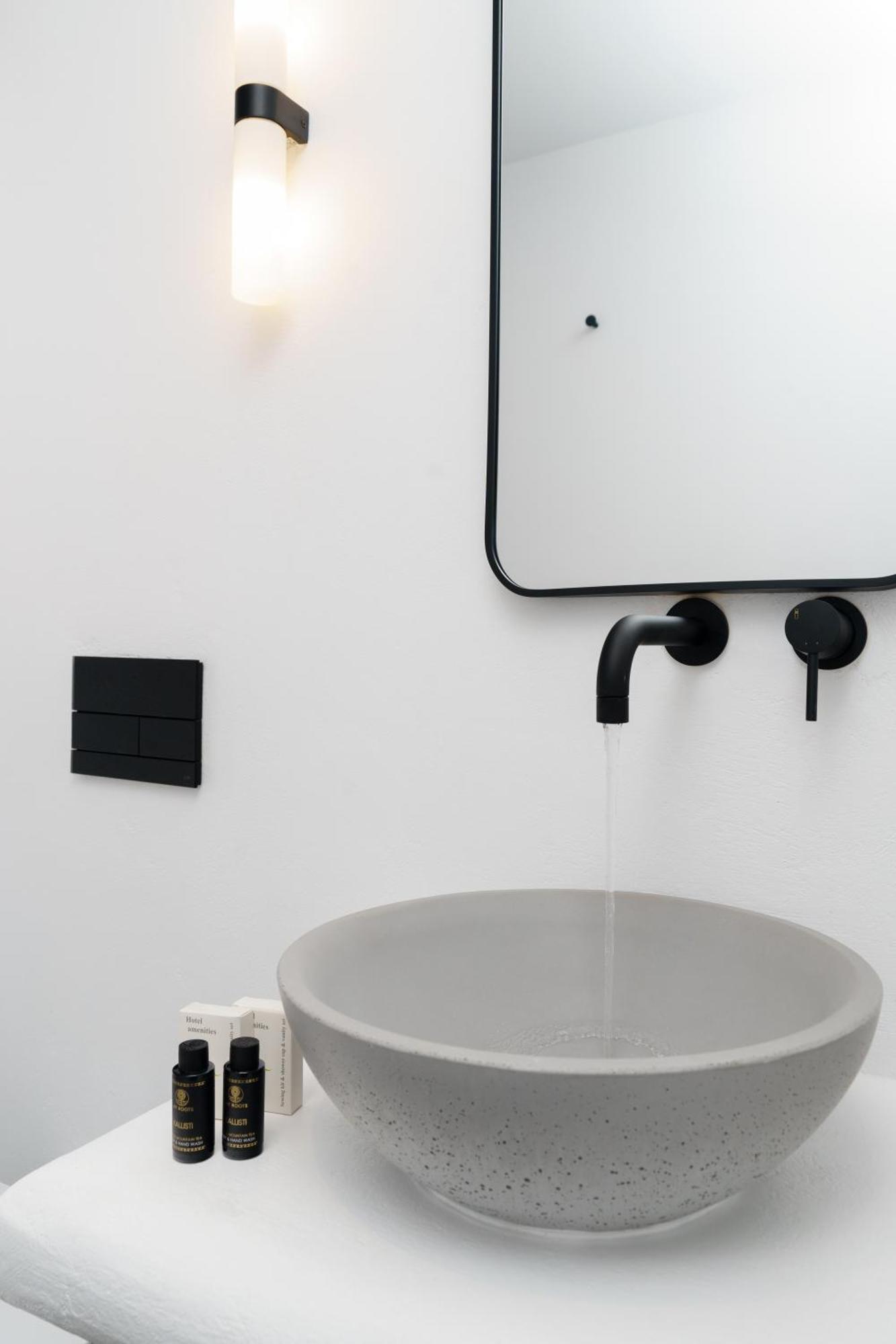 Mr & Mrs White Paros Suites & More Naousa  Room photo