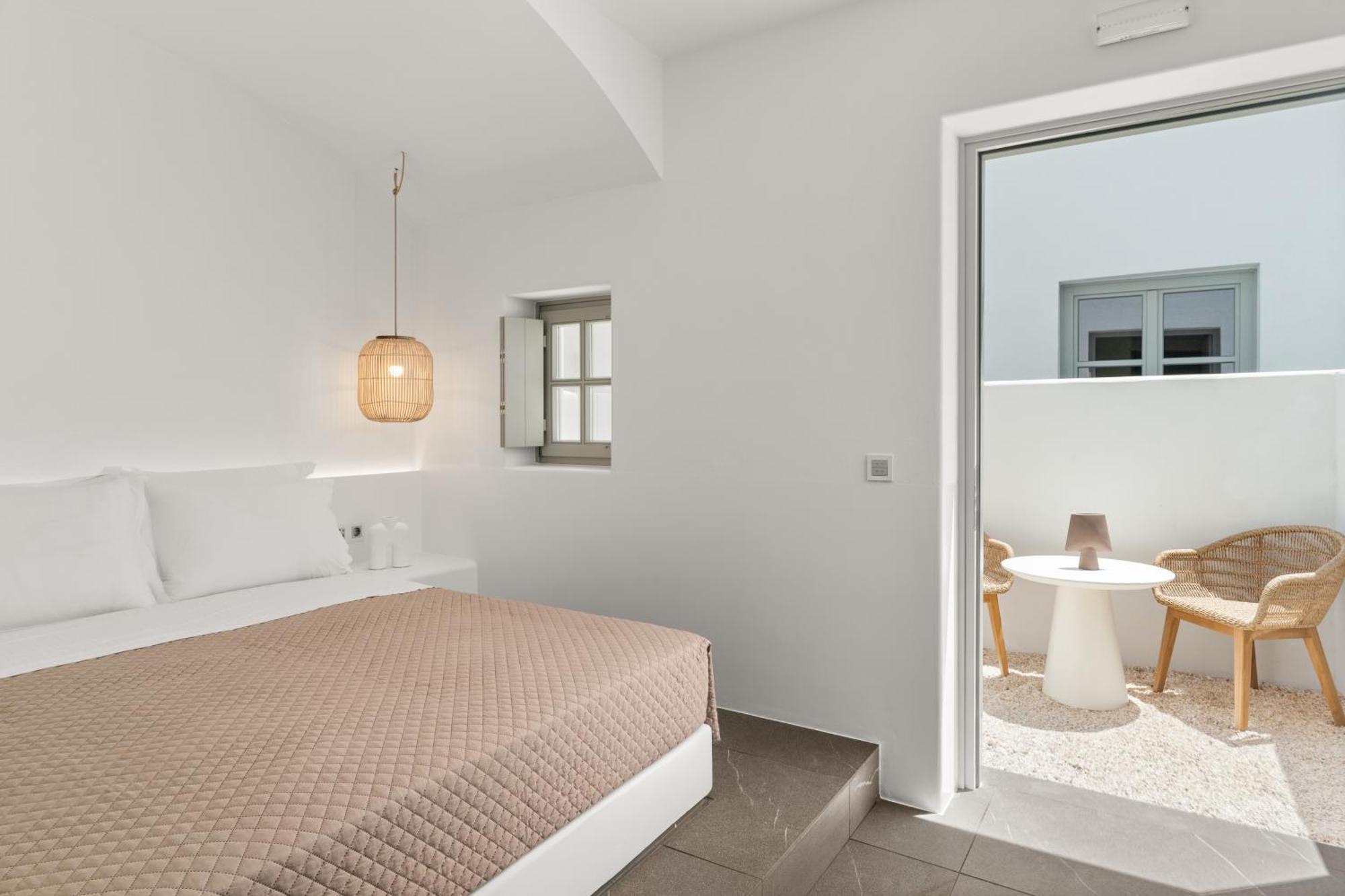 Mr & Mrs White Paros Suites & More Naousa  Room photo